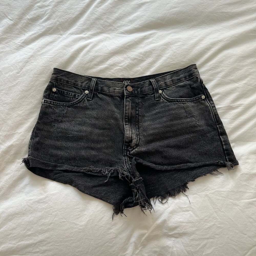BDG Urban Outfitters Girlfriend High-Rise Denim Shorts - Size 30